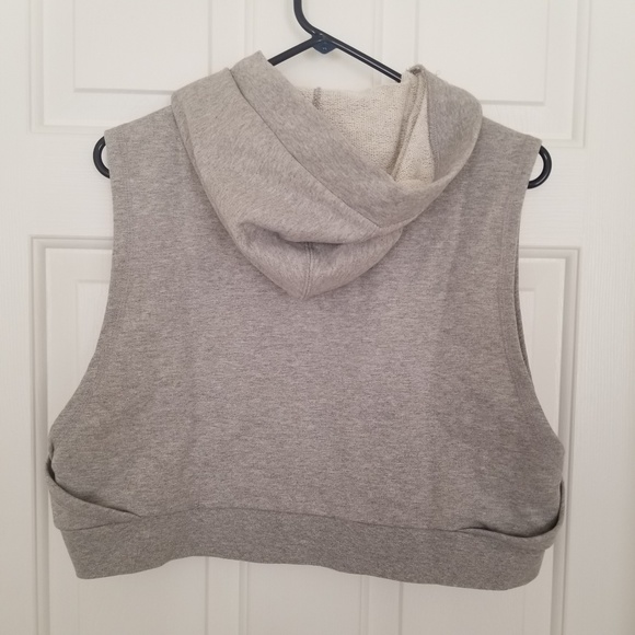 Very Nice Reebok Comat Legacy Sleeveless Hoodie - Picture 3 of 6